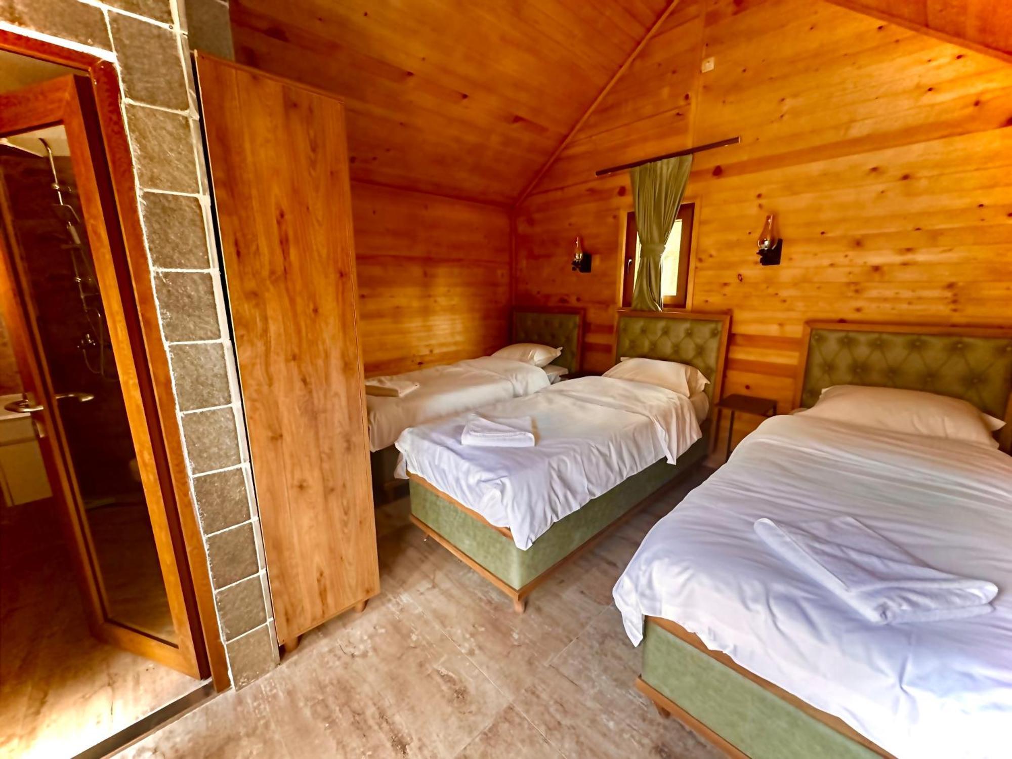 Malesia Eko Resort Печ Екстериор снимка